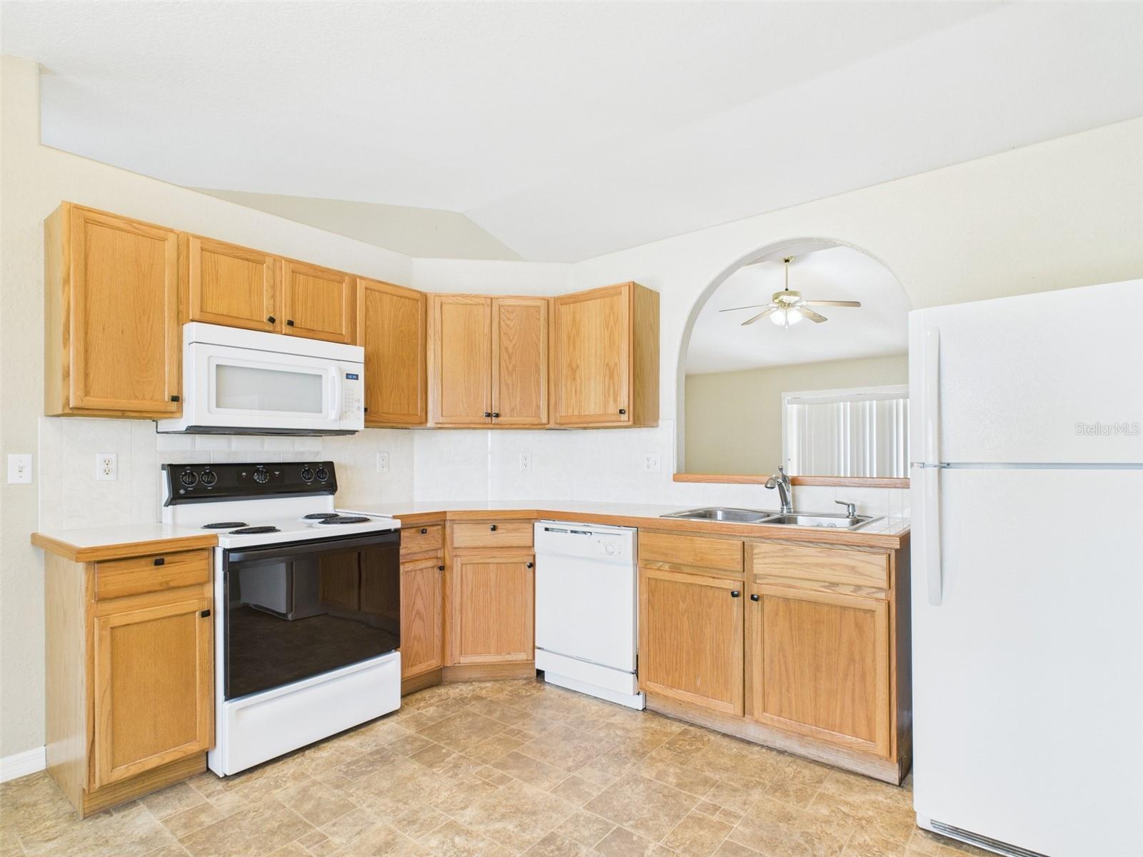 Image 10 of 35 For 322 Bloxam Avenue