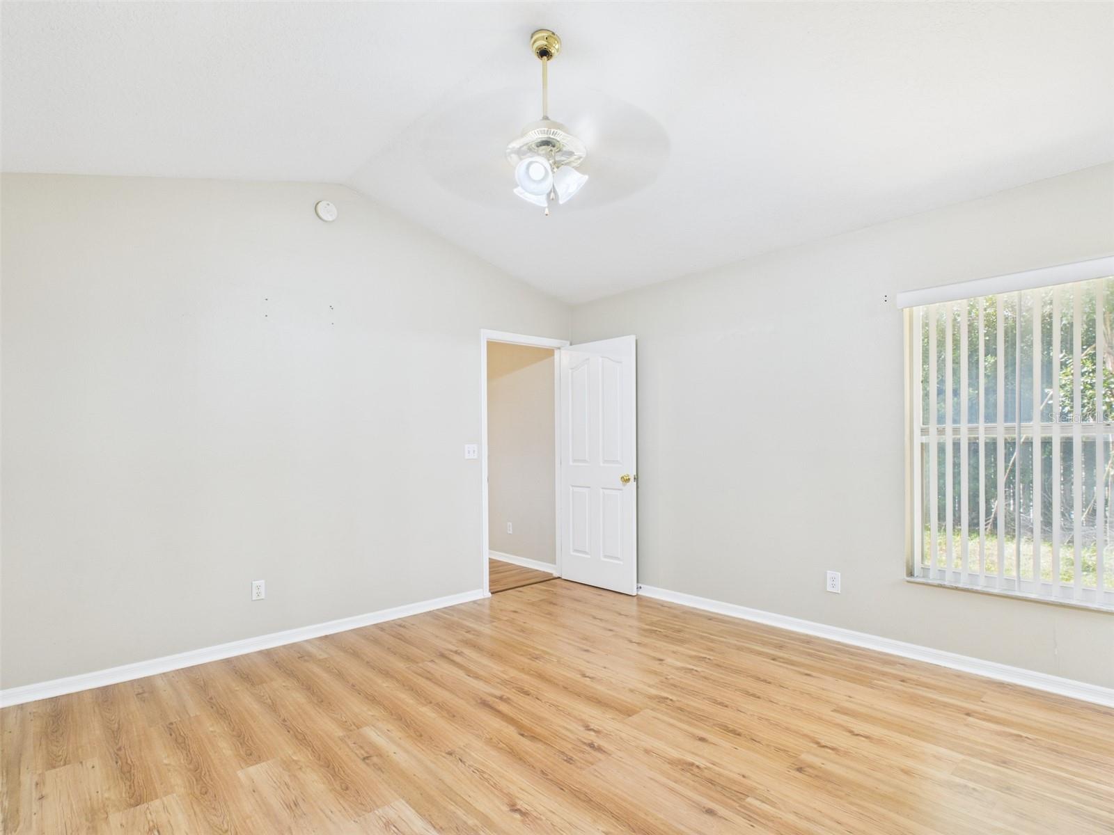 Image 16 of 35 For 322 Bloxam Avenue