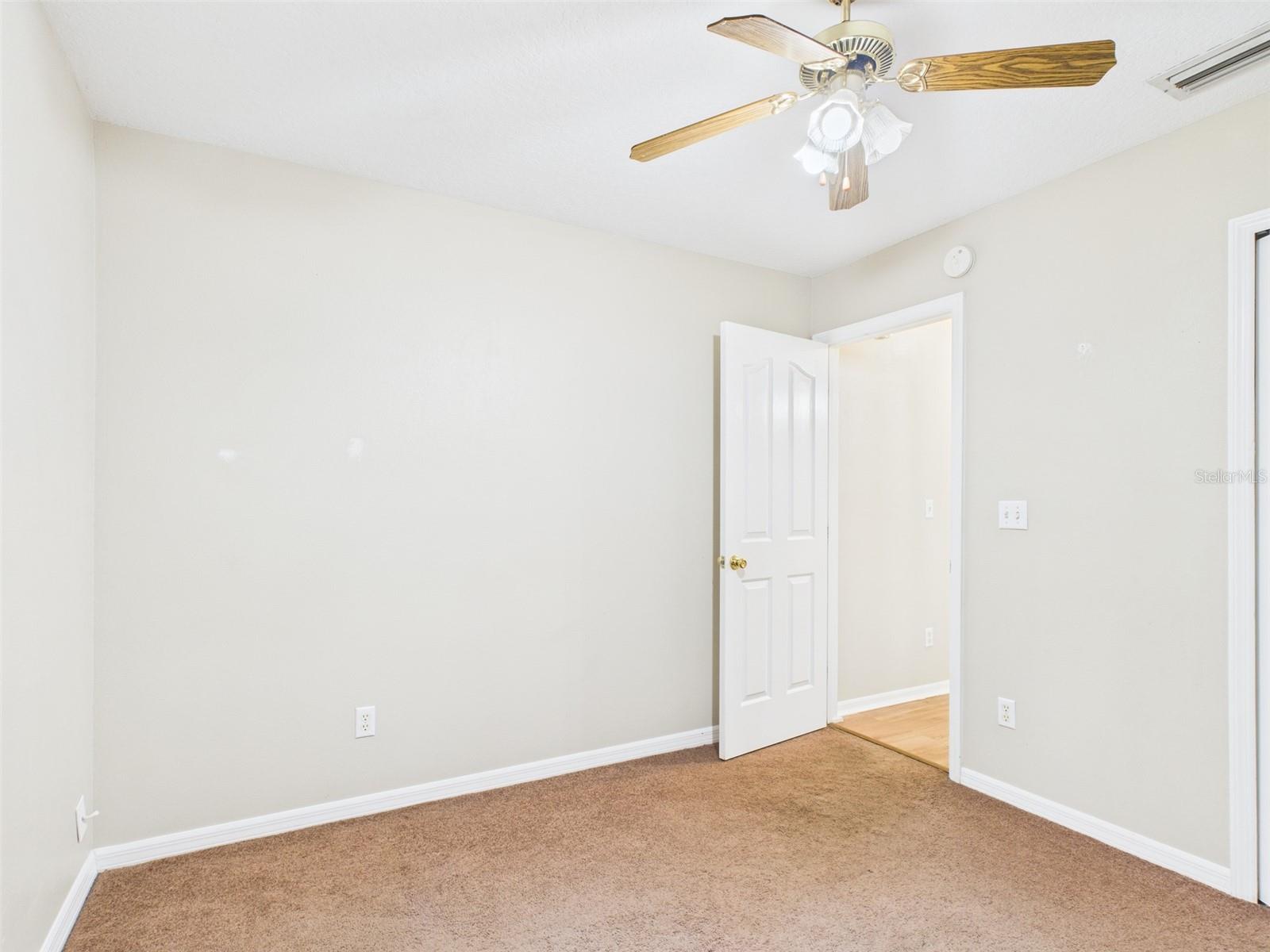 Image 20 of 35 For 322 Bloxam Avenue