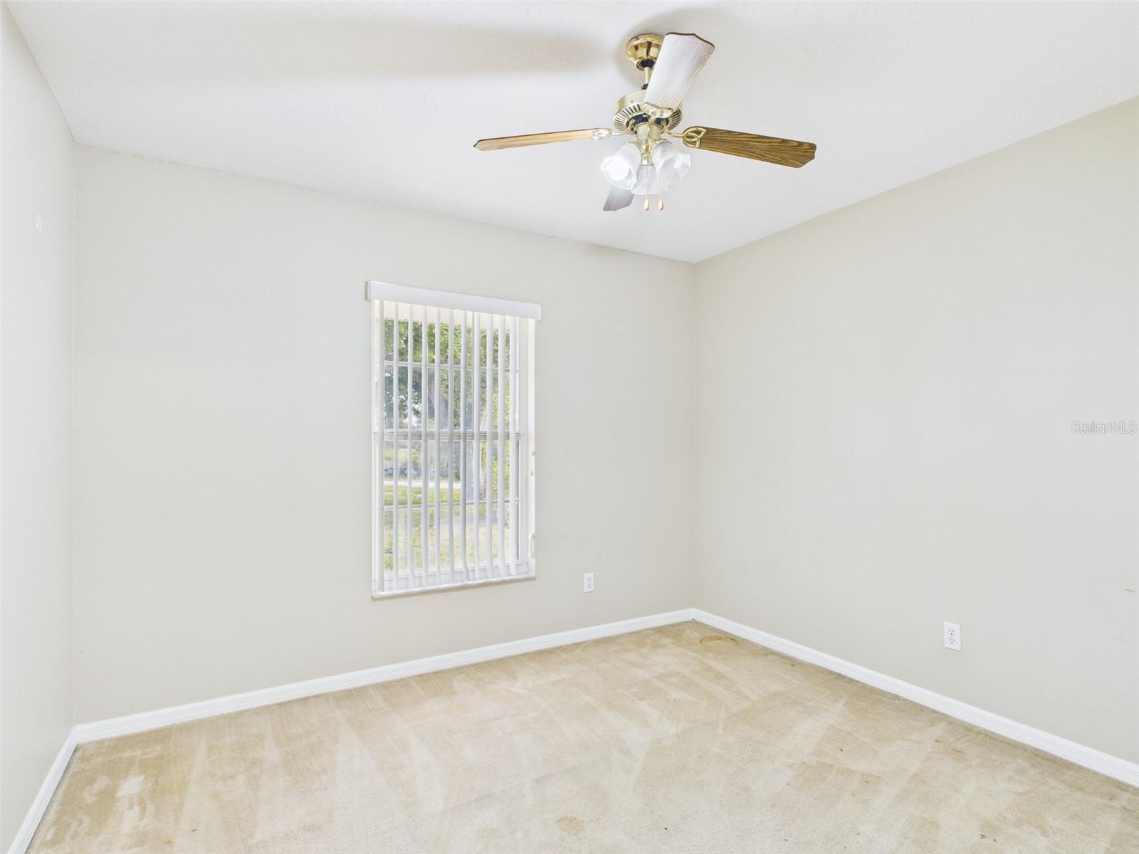 Image 24 of 35 For 322 Bloxam Avenue