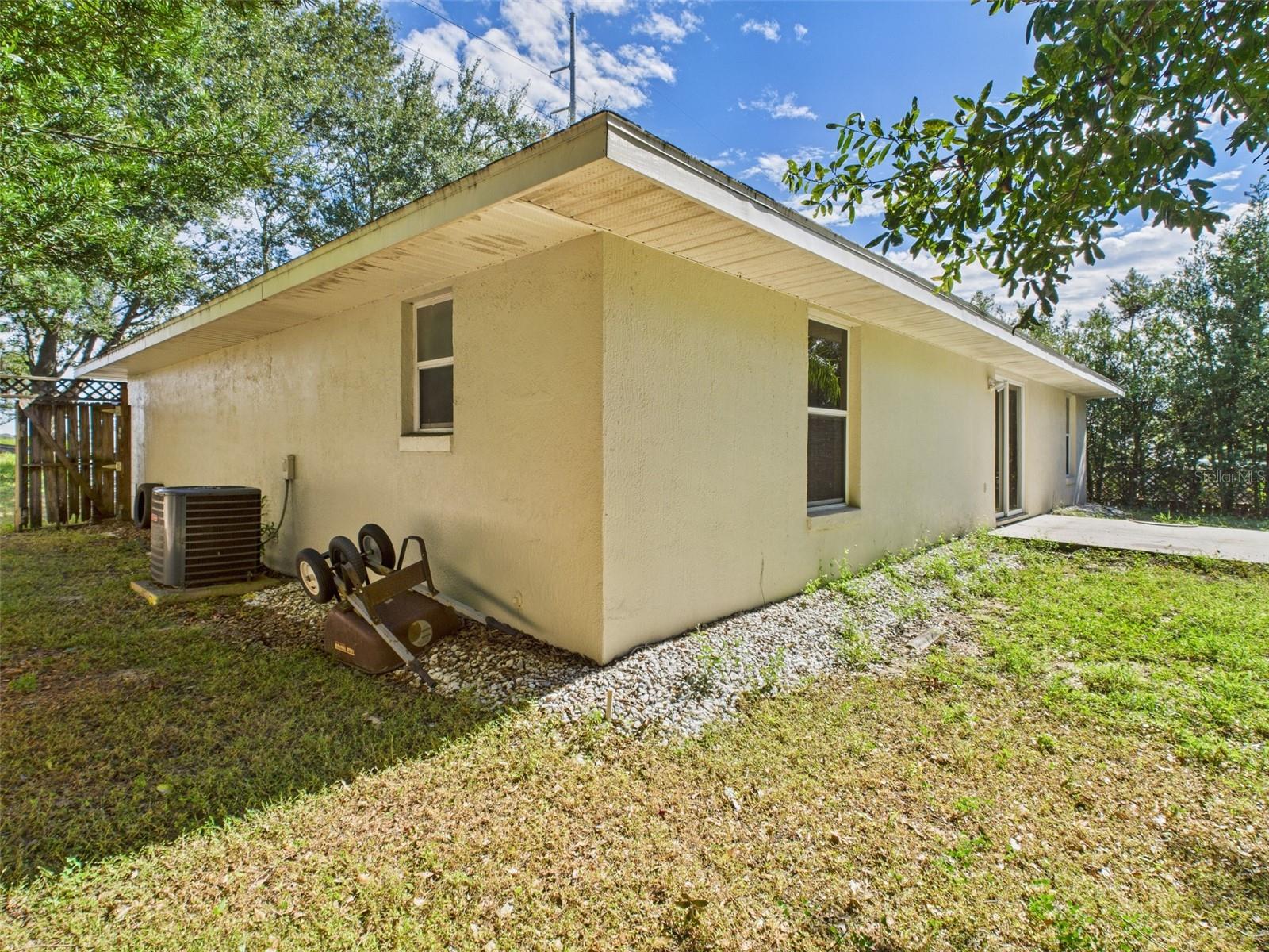 Image 32 of 35 For 322 Bloxam Avenue