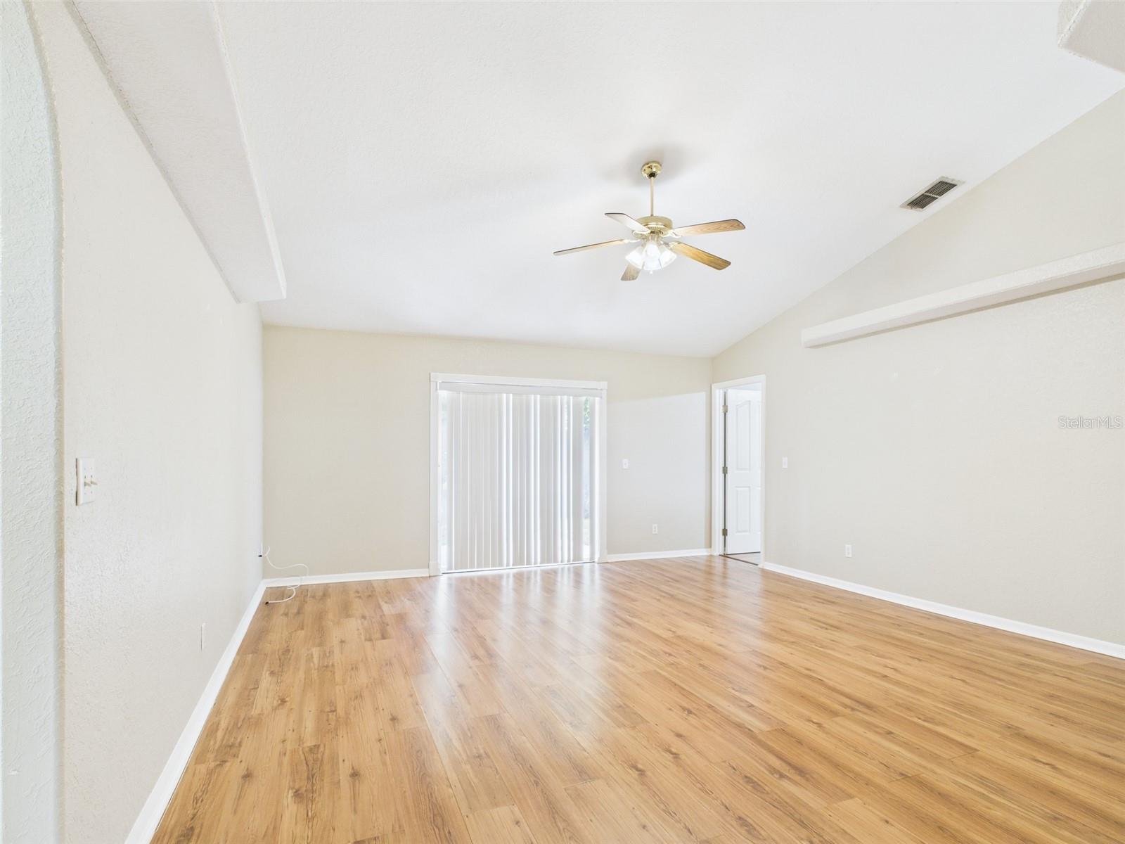 Image 5 of 35 For 322 Bloxam Avenue