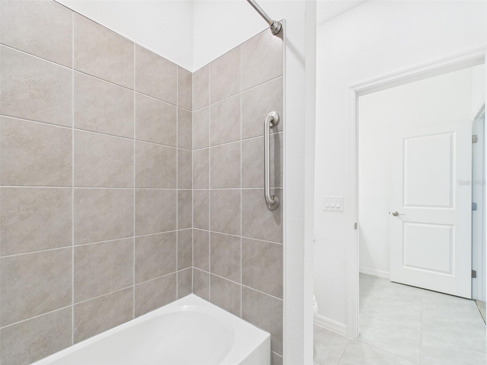 Image 29 of 45 For 2033 Emerald Springs Drive