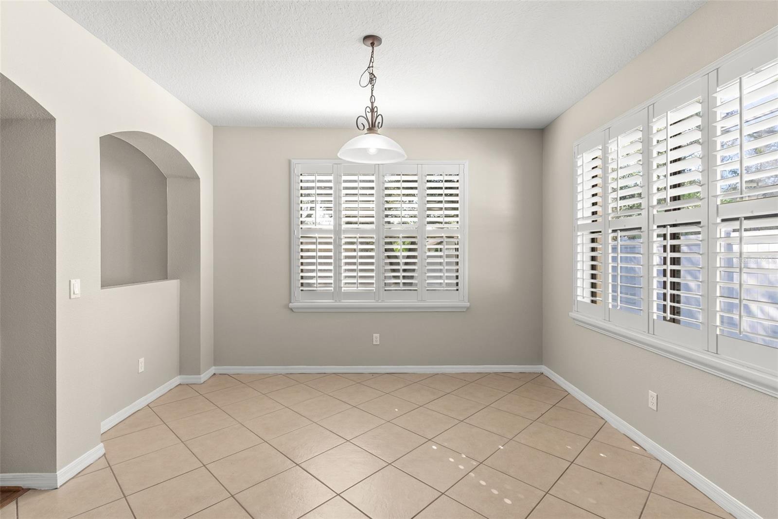 Image 16 of 41 For 465 Oak Landing Boulevard