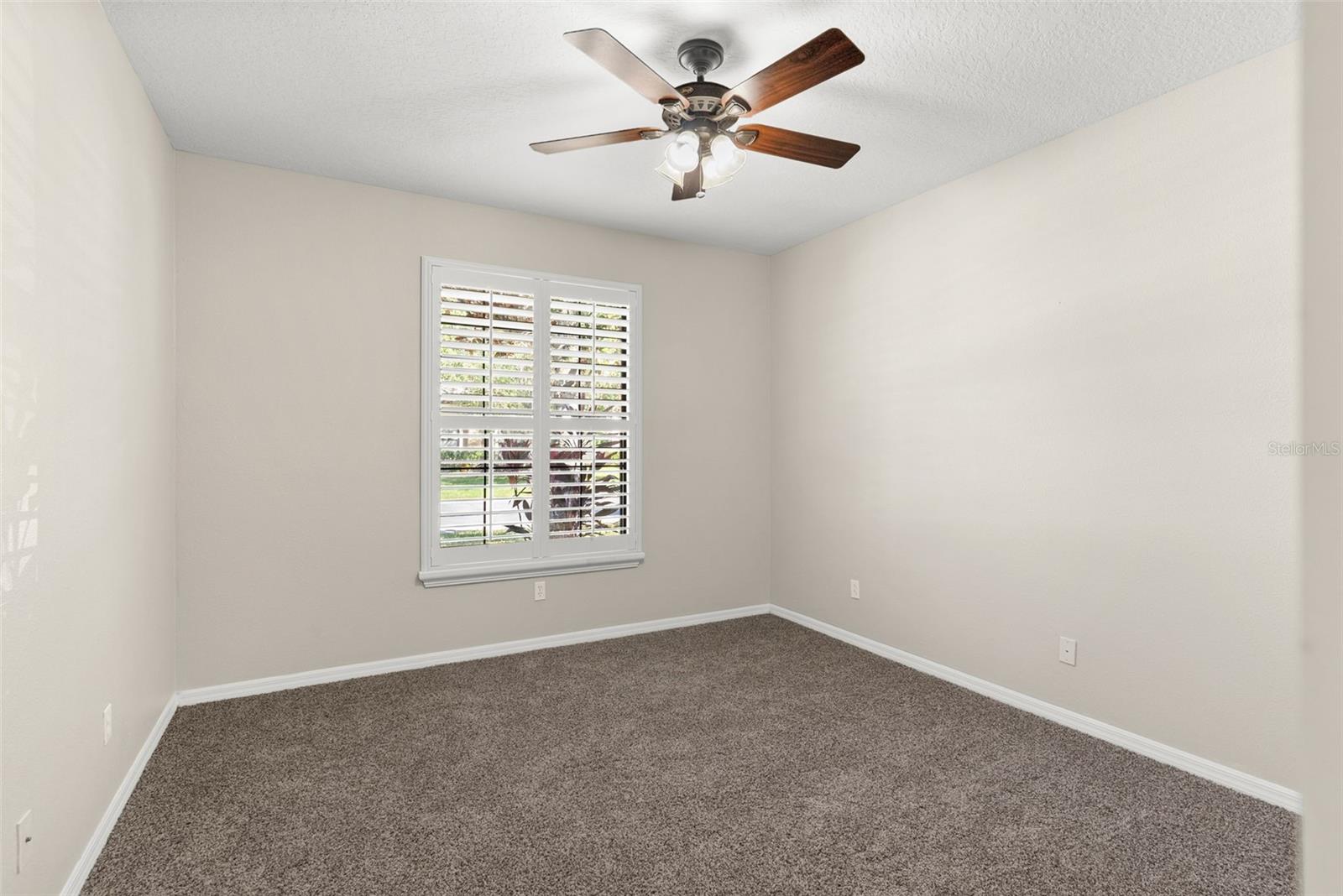 Image 25 of 41 For 465 Oak Landing Boulevard