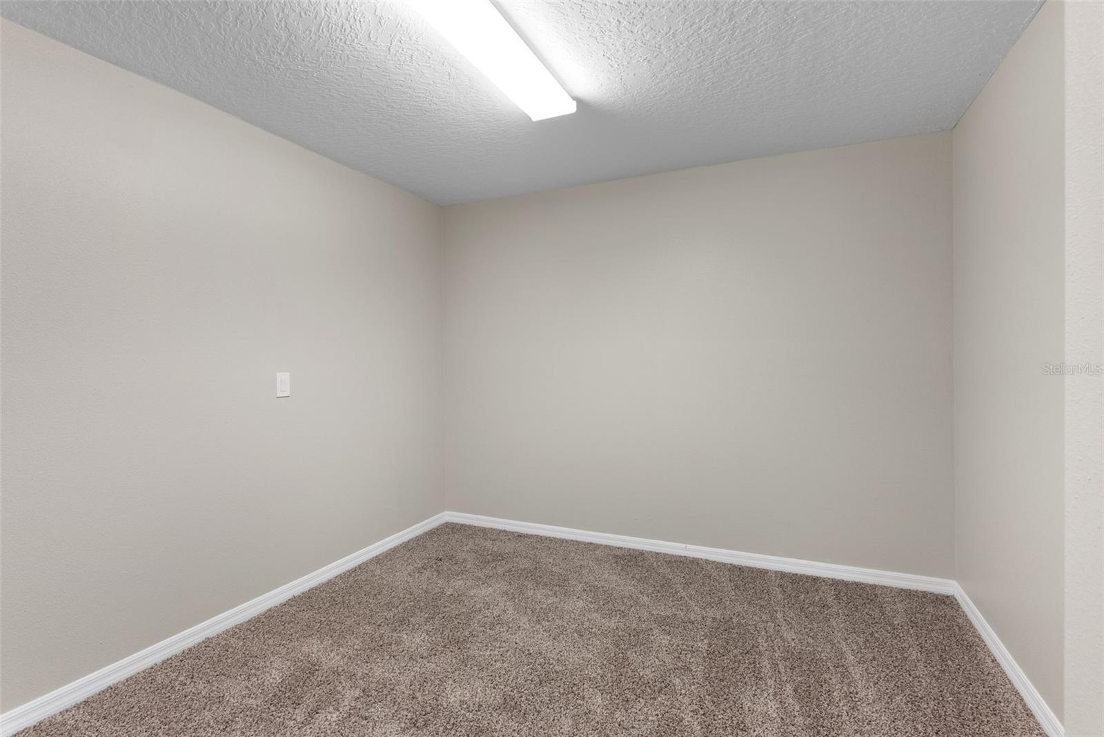 Image 36 of 41 For 465 Oak Landing Boulevard