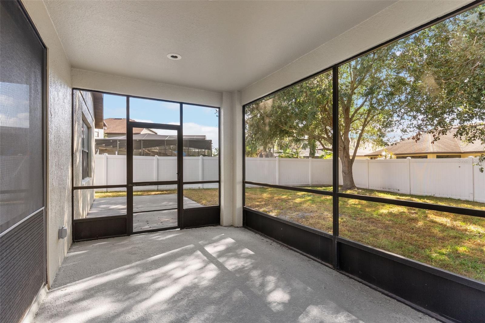 Image 38 of 41 For 465 Oak Landing Boulevard