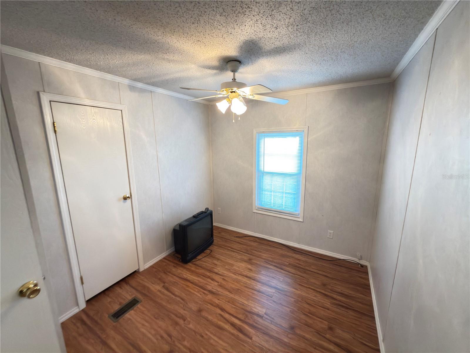 Image 16 of 51 For 5207 Island View Circle S