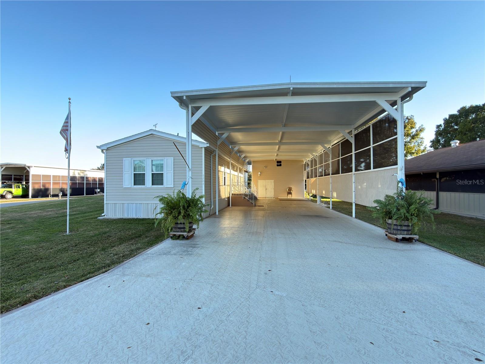 Image 4 of 51 For 5207 Island View Circle S