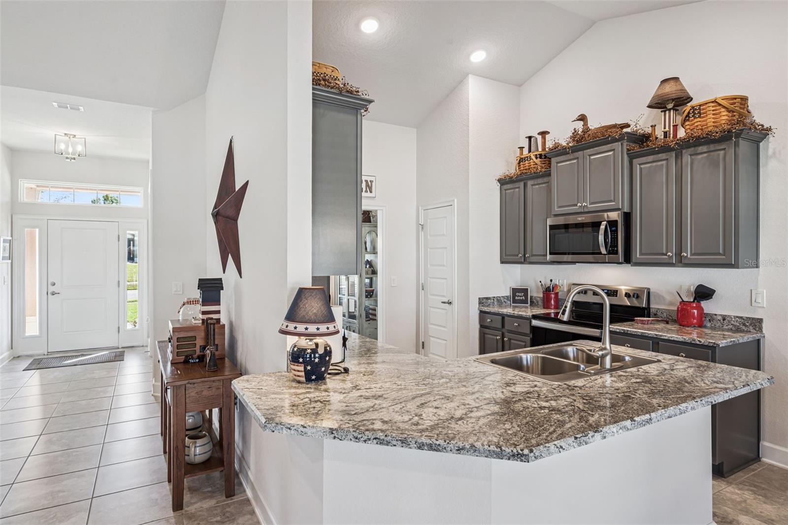 Listing photo id 9 for 4609 Brookshire Place