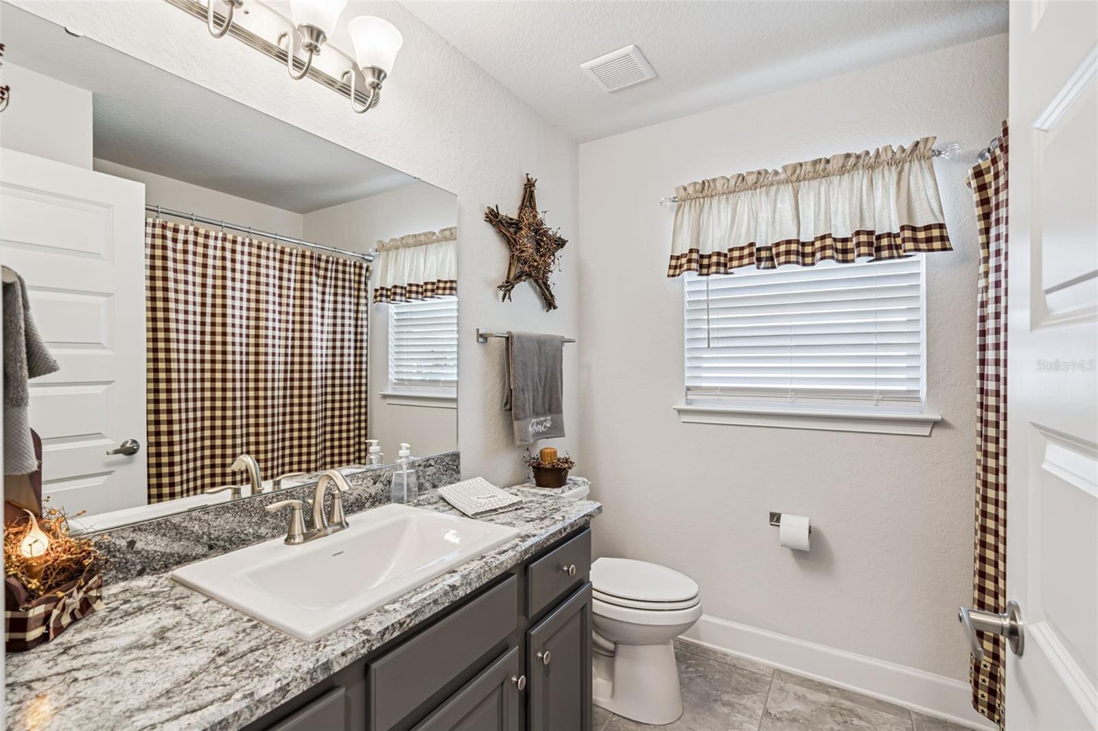 Listing photo id 19 for 4609 Brookshire Place