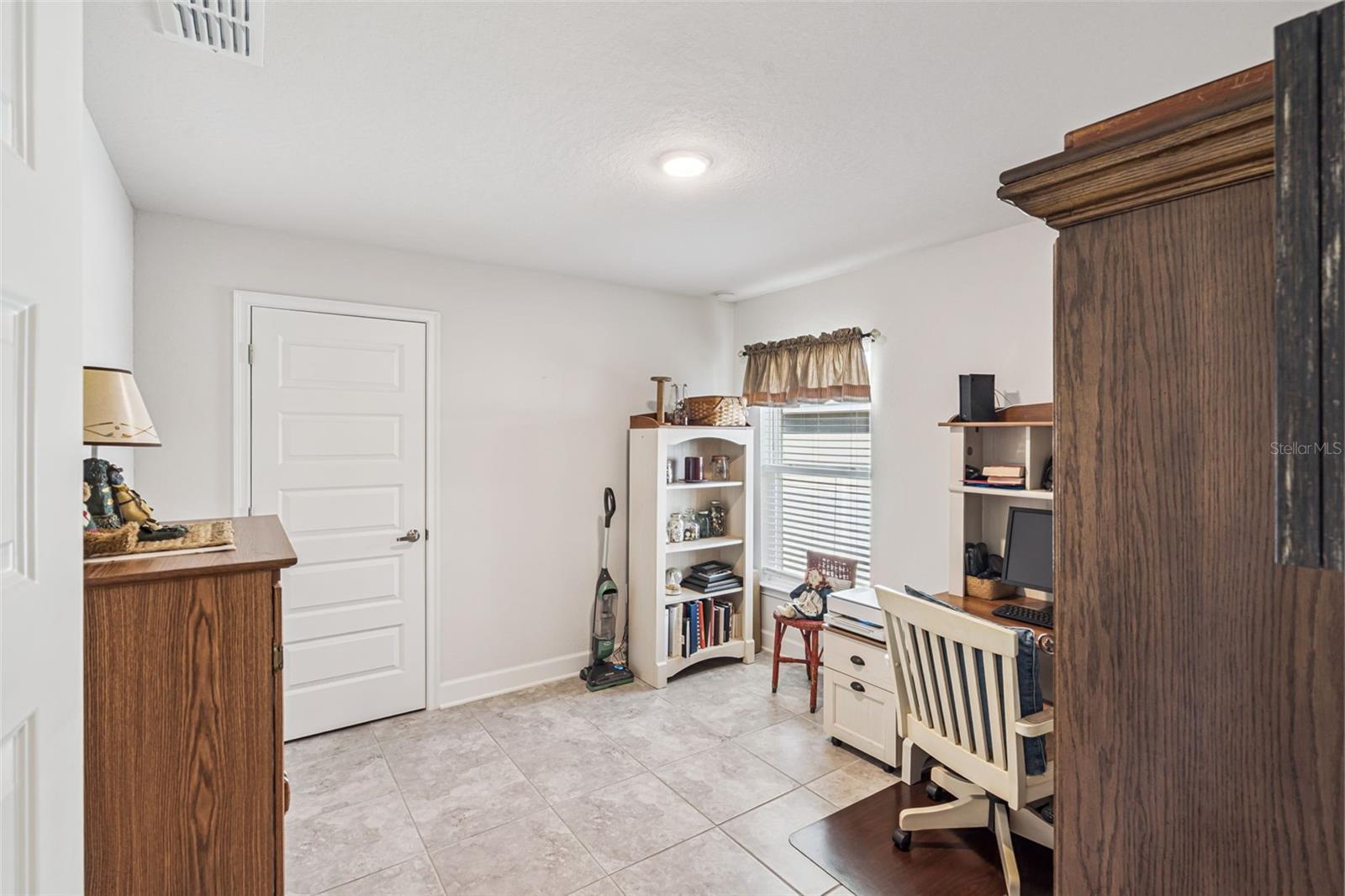 Listing photo id 20 for 4609 Brookshire Place