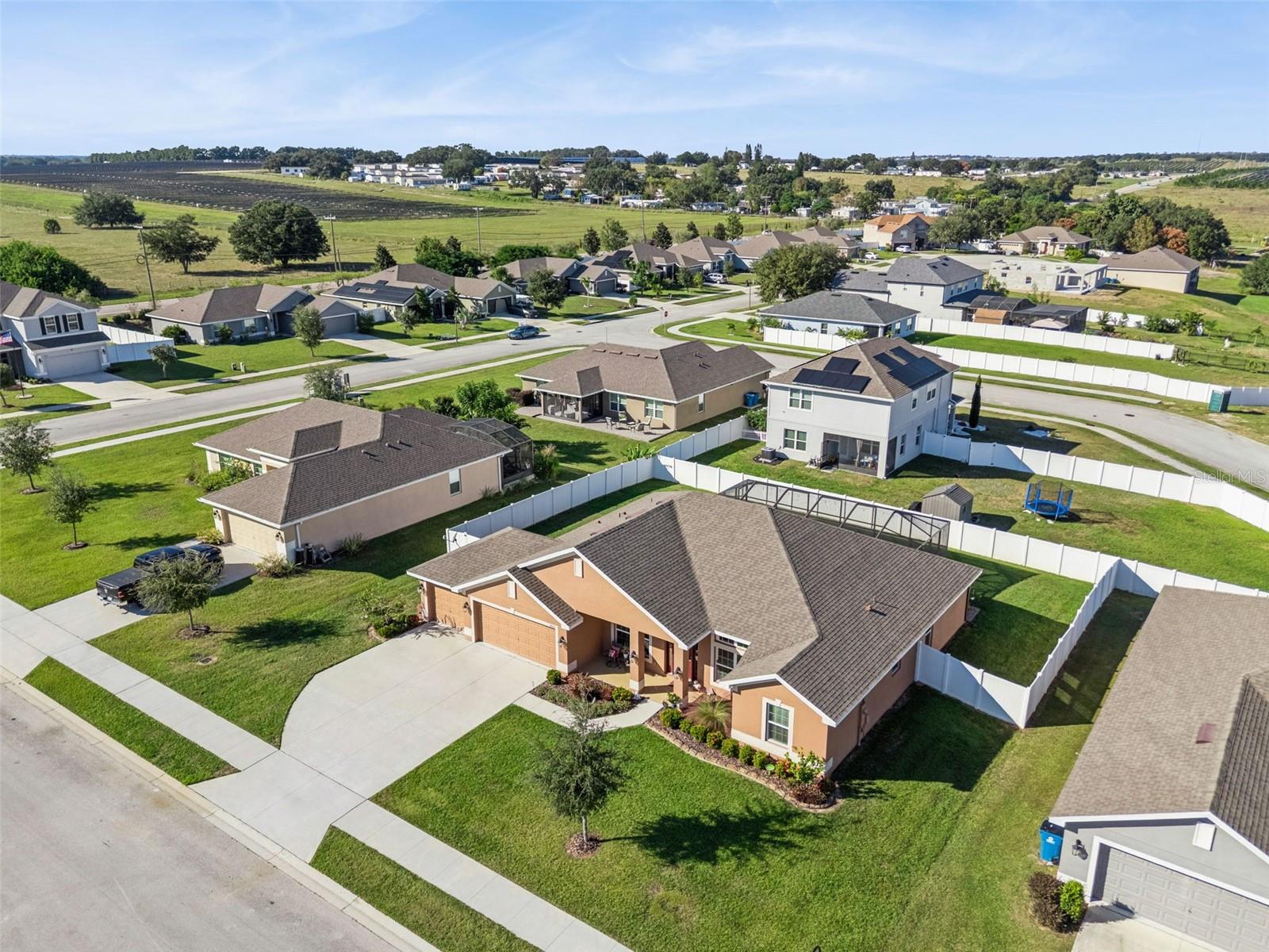 Listing photo id 32 for 4609 Brookshire Place