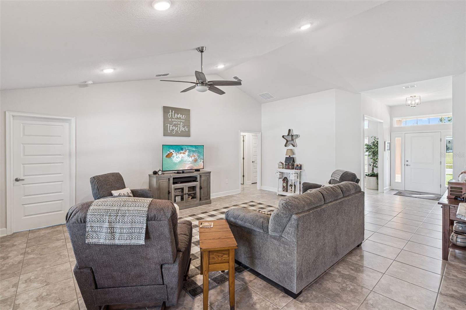 Listing photo id 5 for 4609 Brookshire Place