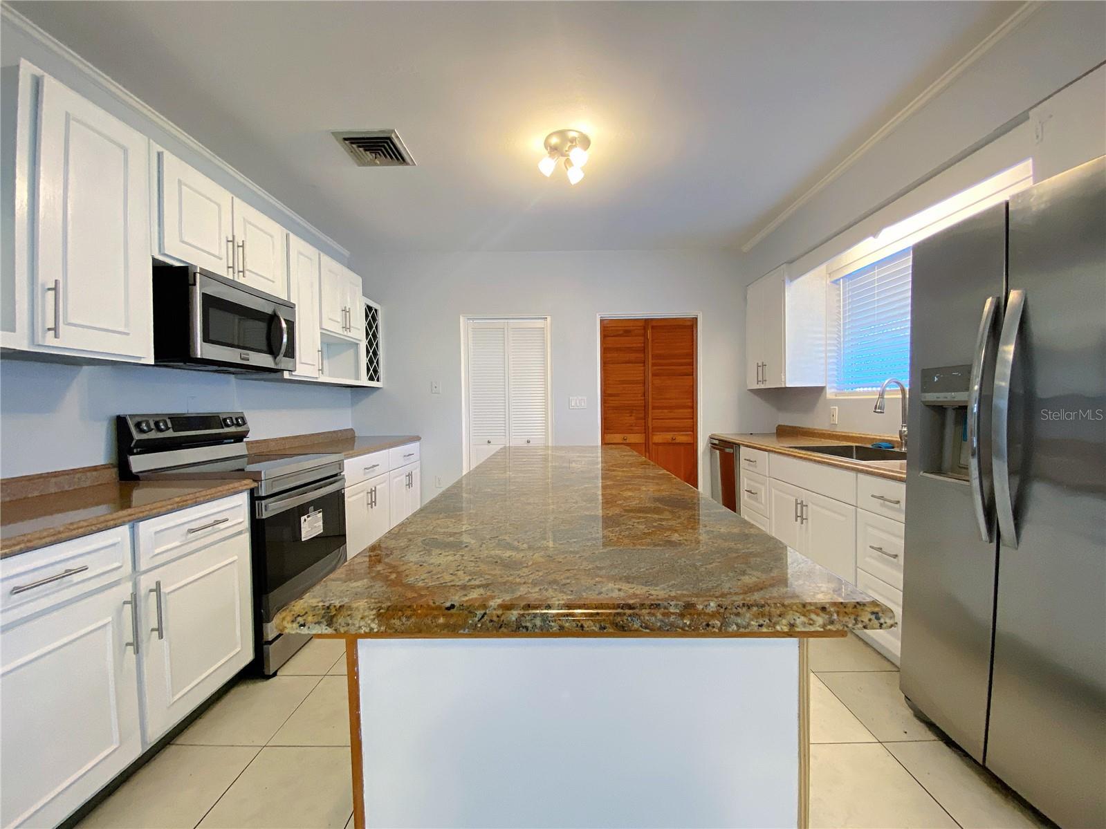 Image 7 of 17 For 902 Scenic Highway