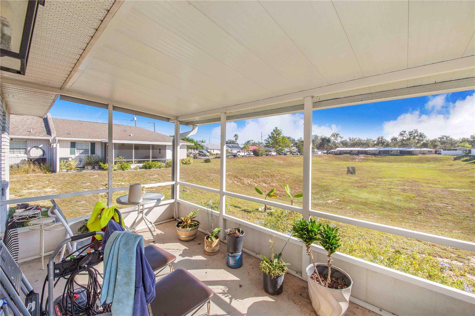 Image 17 of 24 For 1413 Thousand Roses Drive S