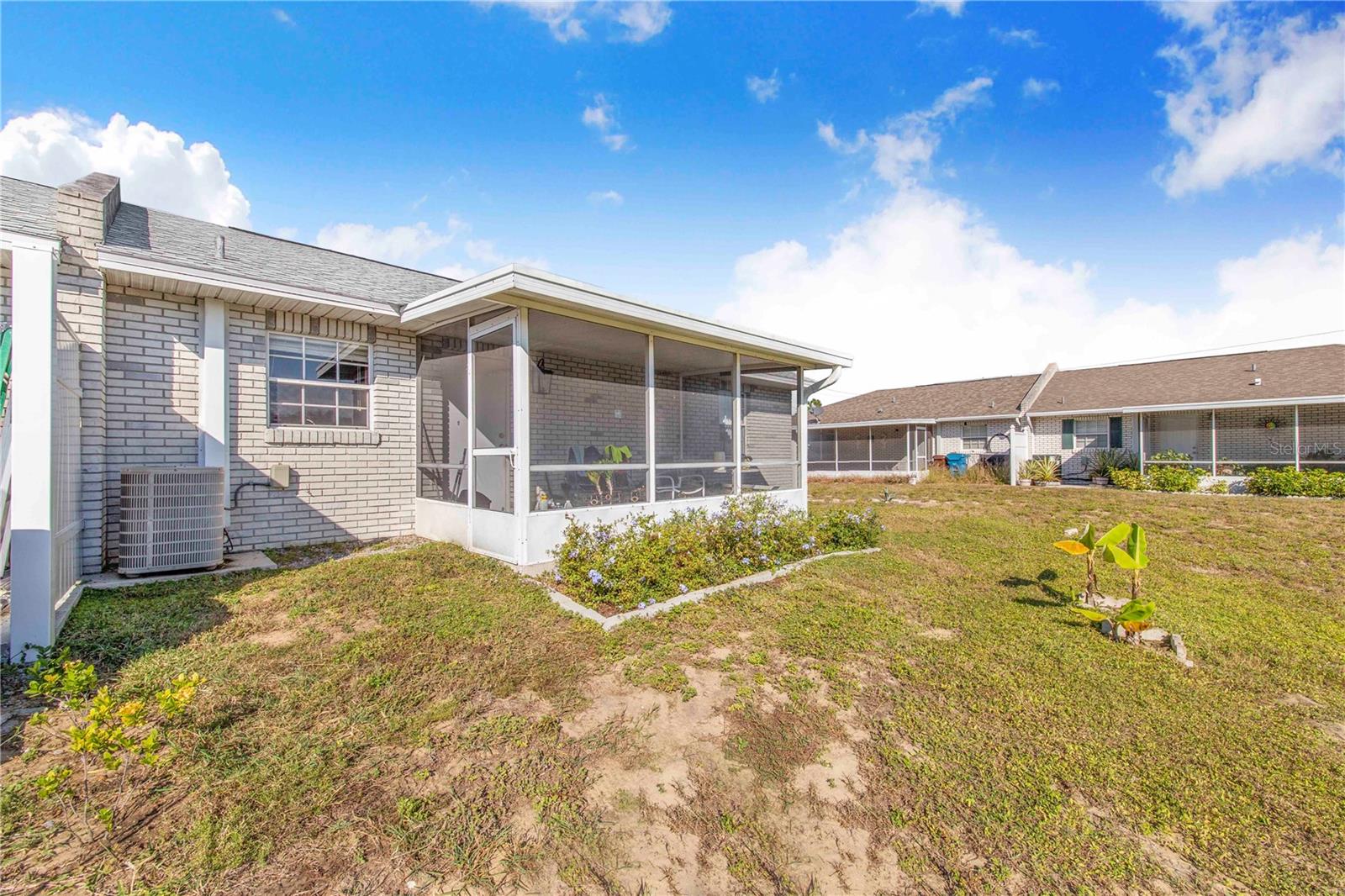 Image 18 of 24 For 1413 Thousand Roses Drive S