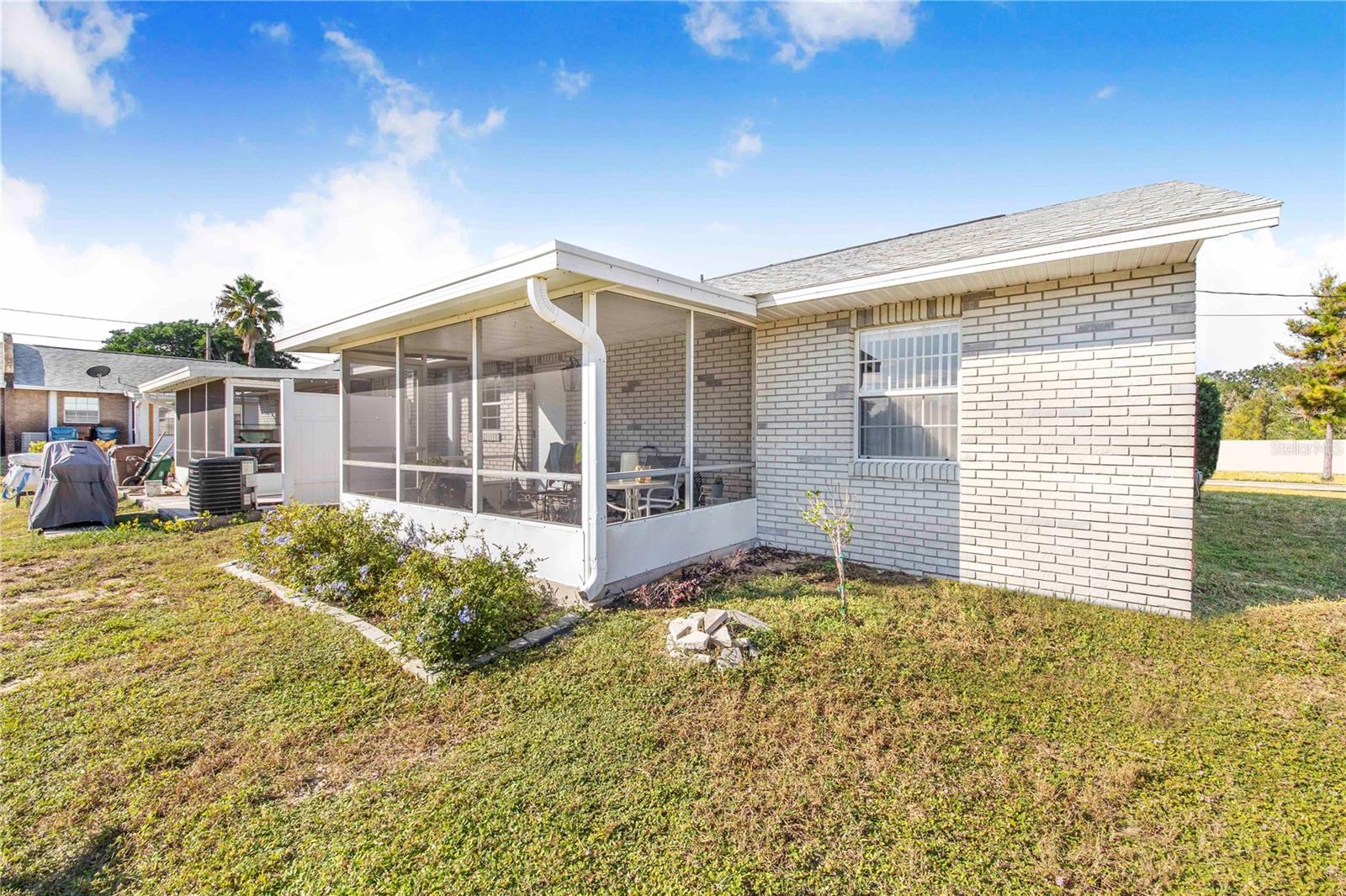 Image 19 of 24 For 1413 Thousand Roses Drive S