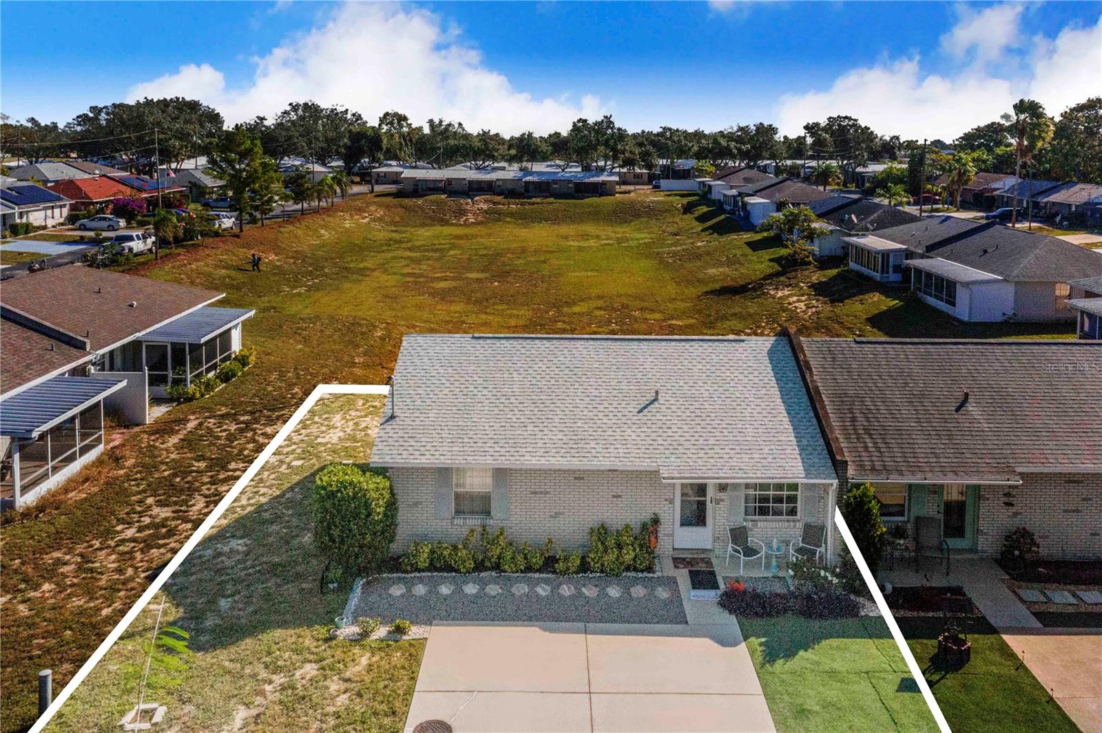 Image 20 of 24 For 1413 Thousand Roses Drive S