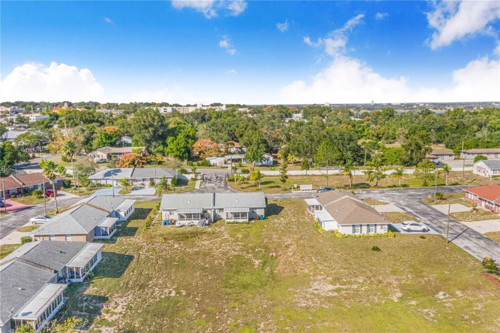 Image 21 of 24 For 1413 Thousand Roses Drive S