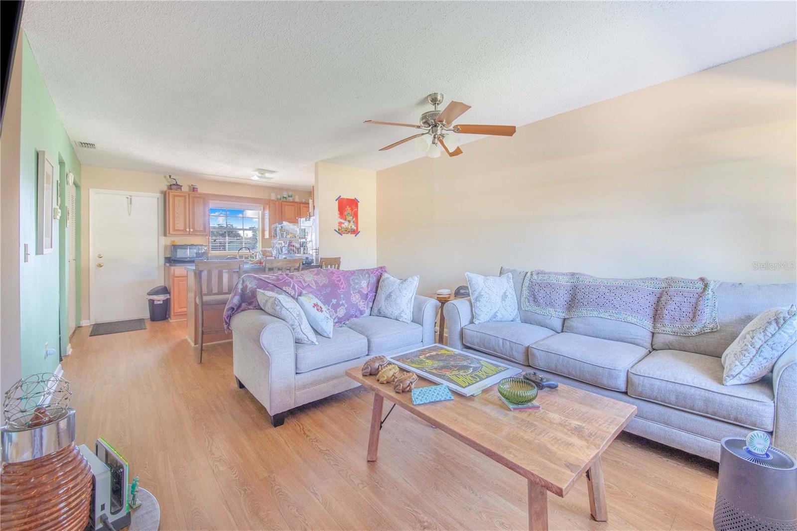 Image 5 of 24 For 1413 Thousand Roses Drive S