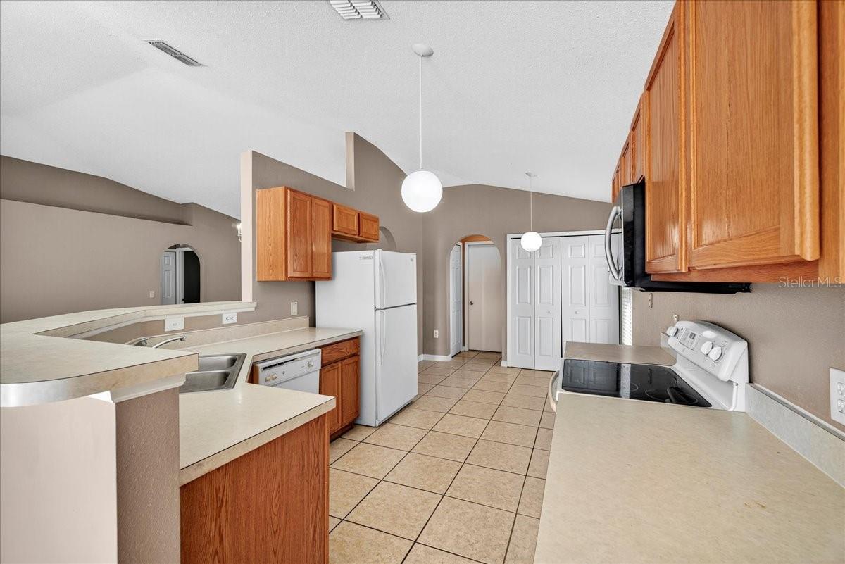 Image 13 of 43 For 3926 Warbler Drive