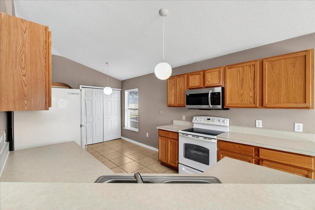 Image 15 of 43 For 3926 Warbler Drive