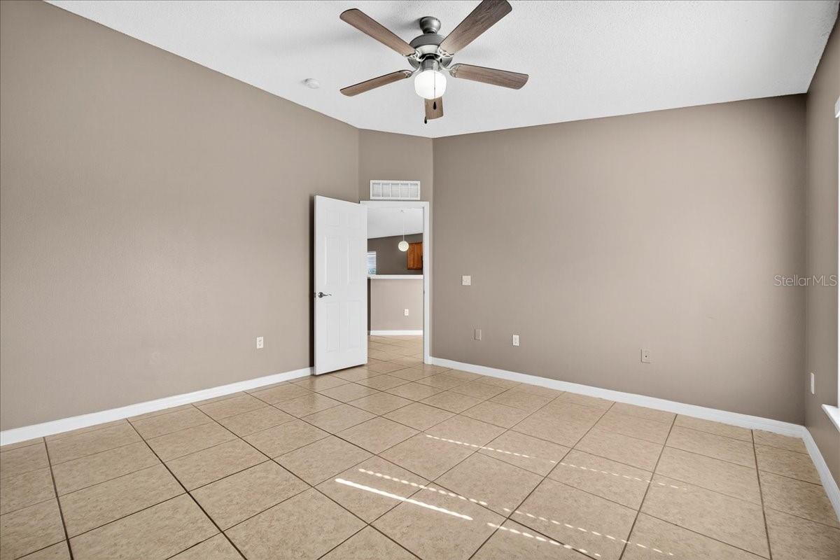 Image 20 of 43 For 3926 Warbler Drive