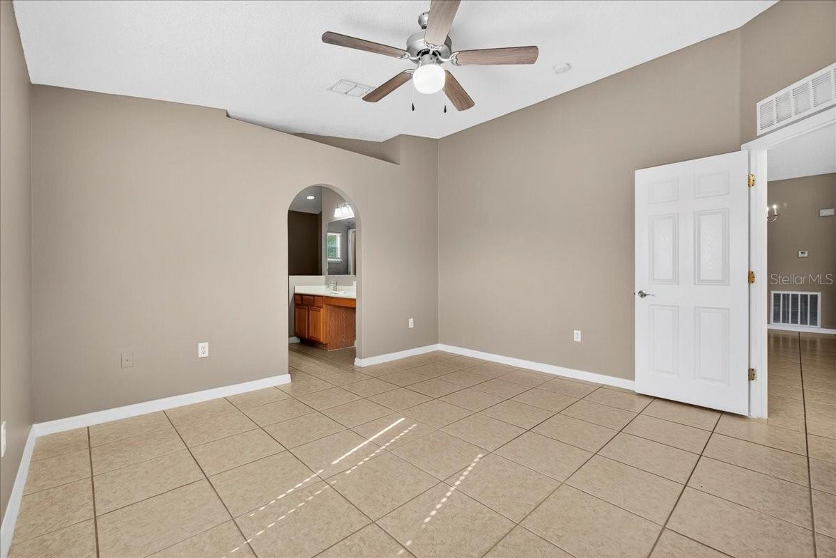 Image 21 of 43 For 3926 Warbler Drive