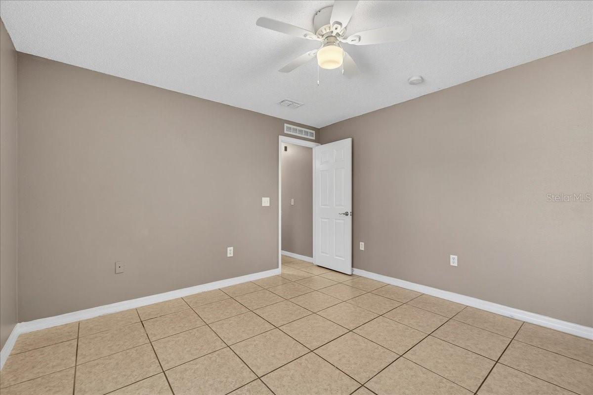 Image 34 of 43 For 3926 Warbler Drive