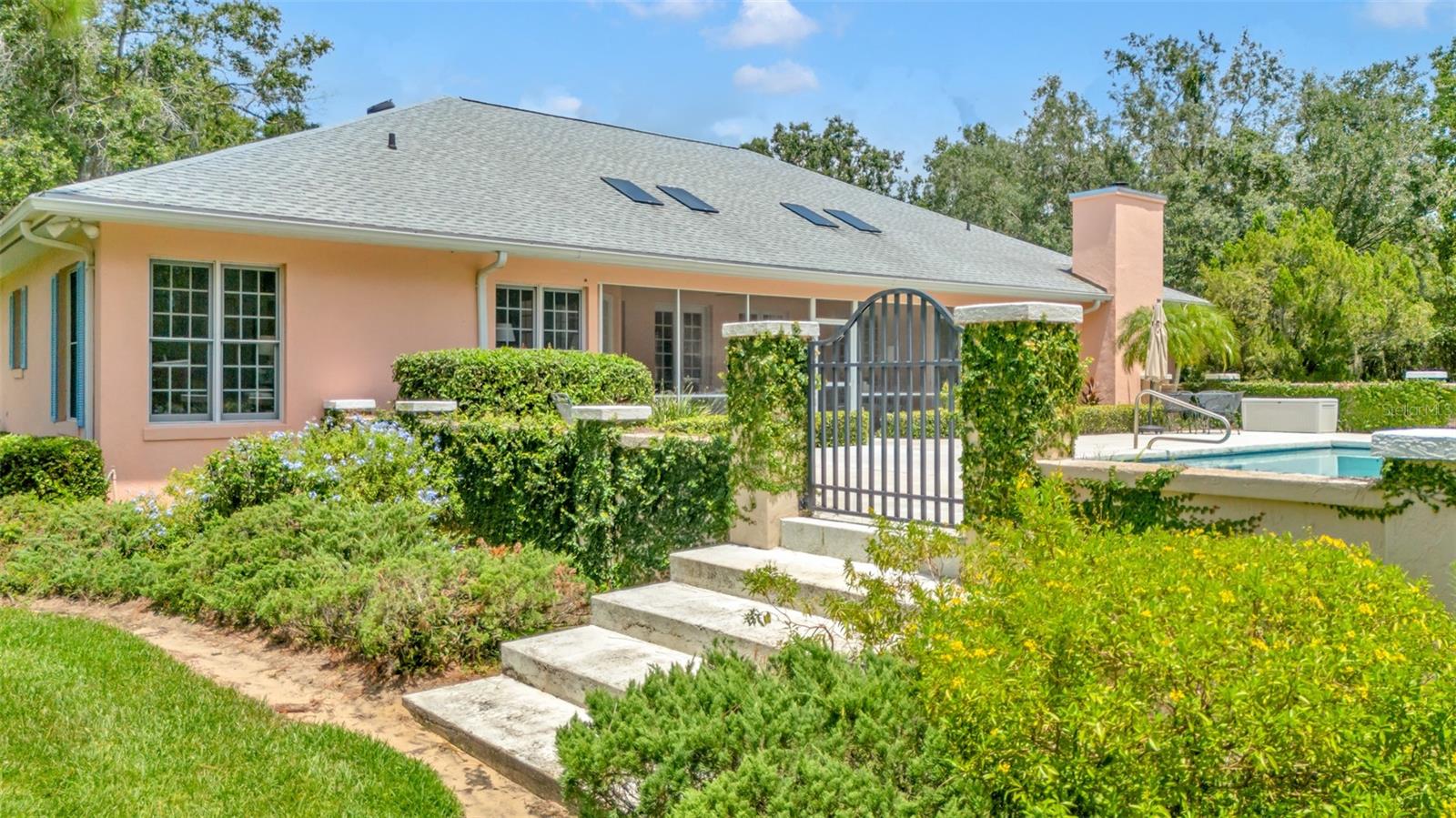 Listing photo id 16 for 116 Mountain Lake