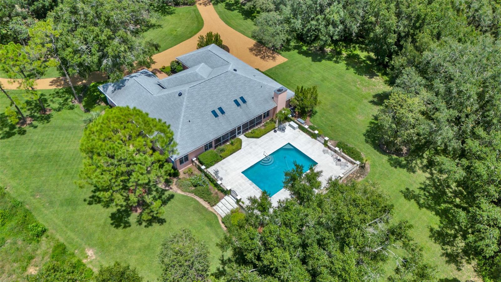 Listing photo id 22 for 116 Mountain Lake