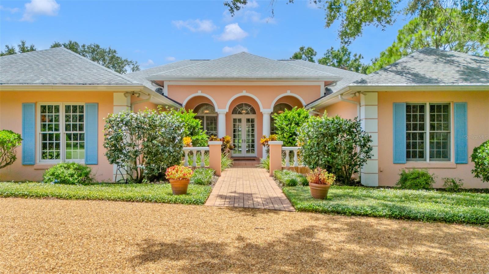 Listing photo id 1 for 116 Mountain Lake