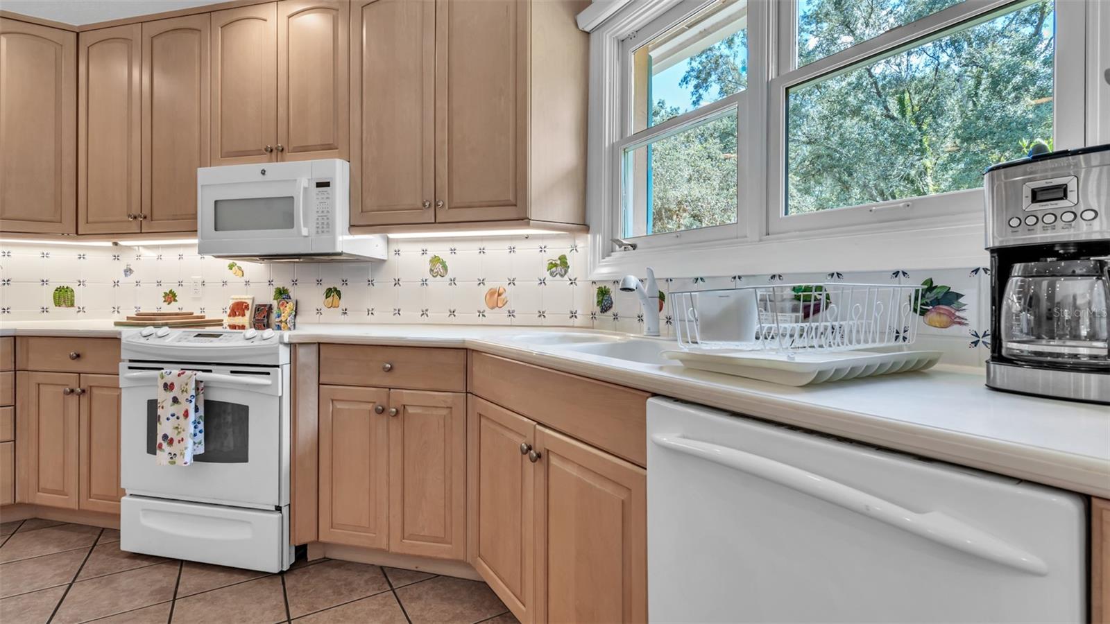 Listing photo id 35 for 116 Mountain Lake