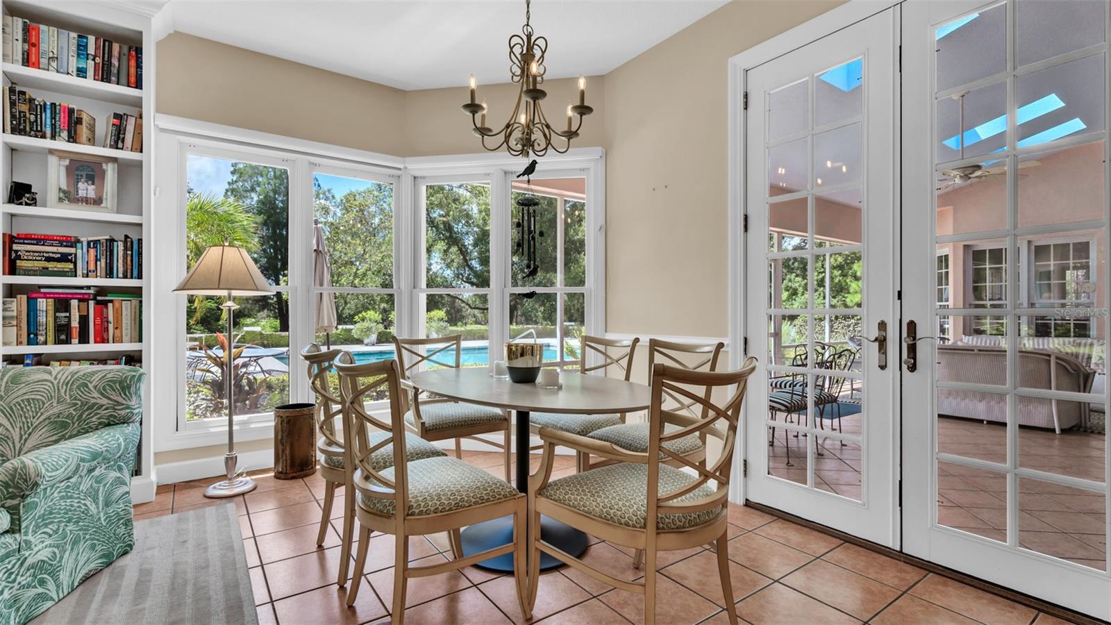 Listing photo id 41 for 116 Mountain Lake