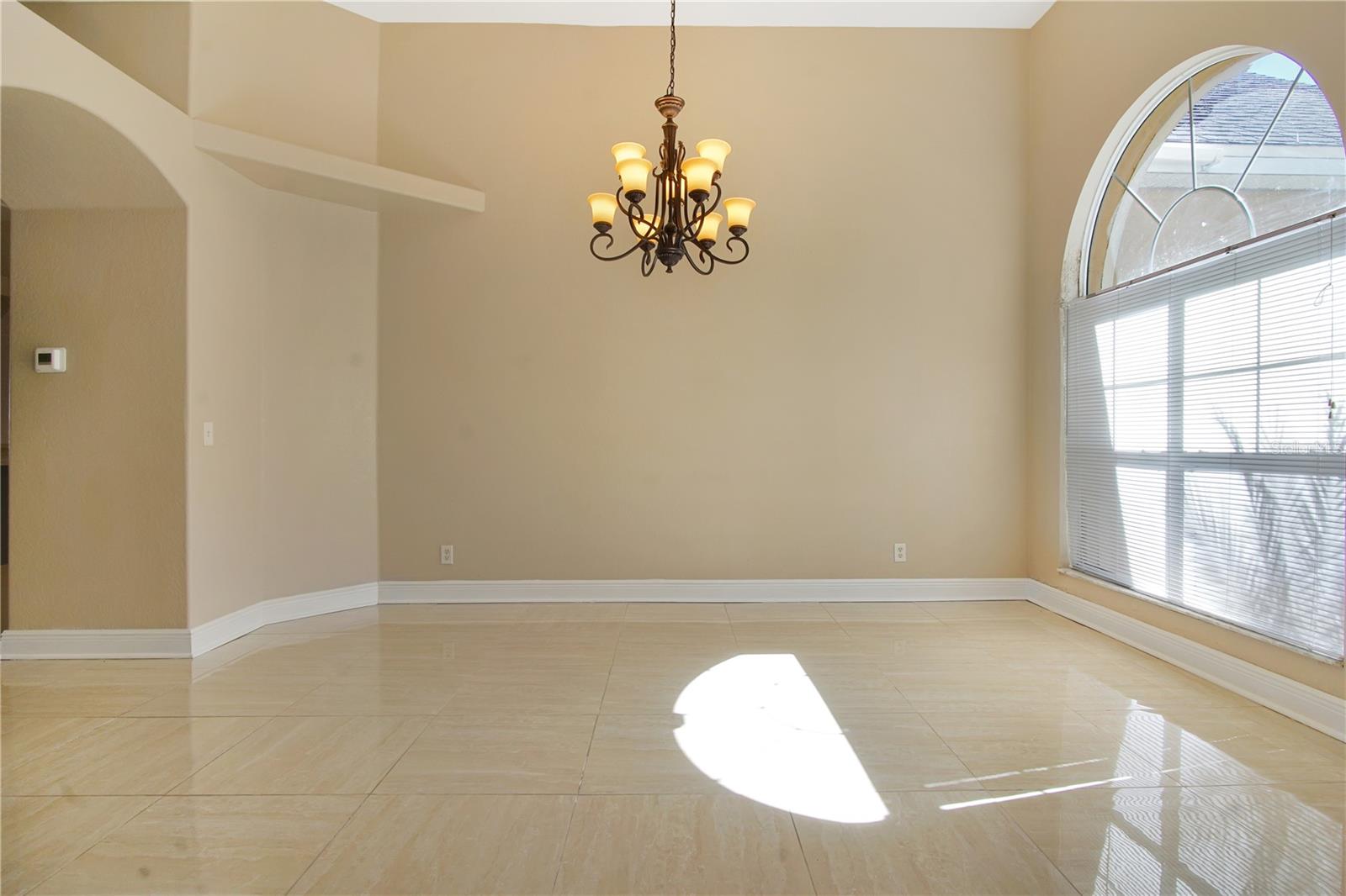 Image 13 of 35 For 290 Towerview Drive W