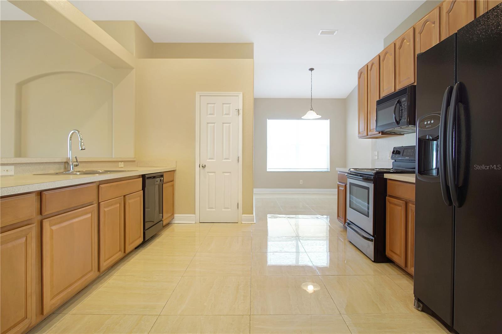 Image 5 of 35 For 290 Towerview Drive W