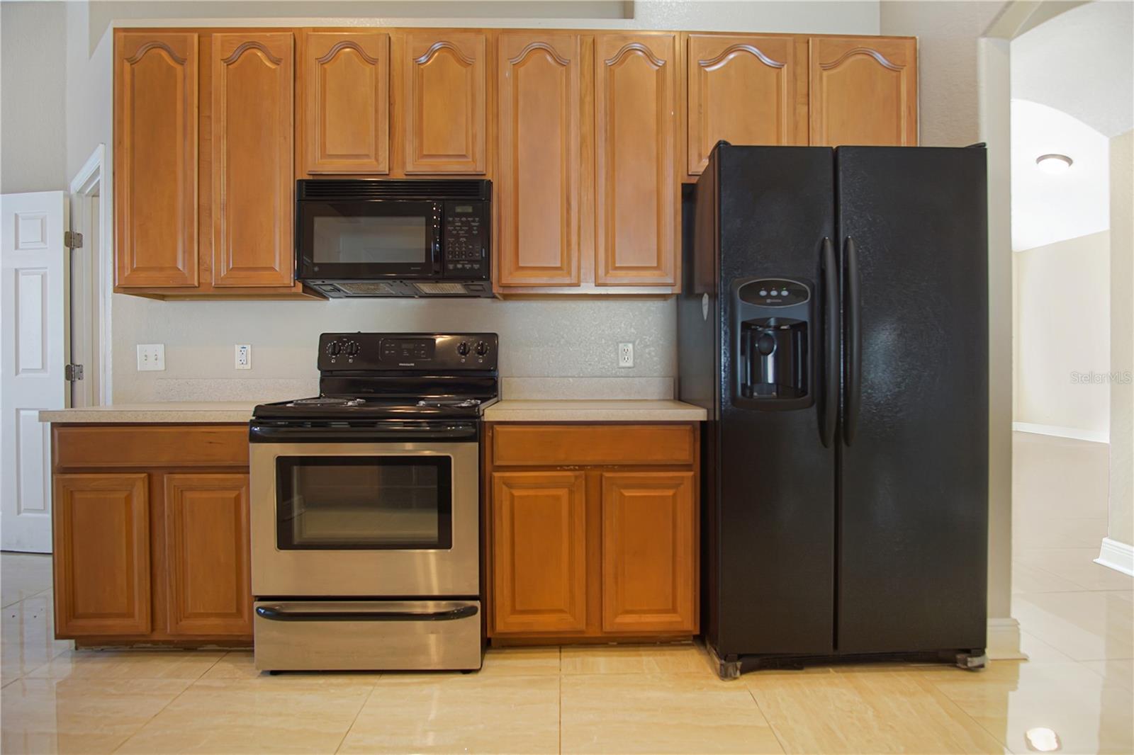 Image 7 of 35 For 290 Towerview Drive W