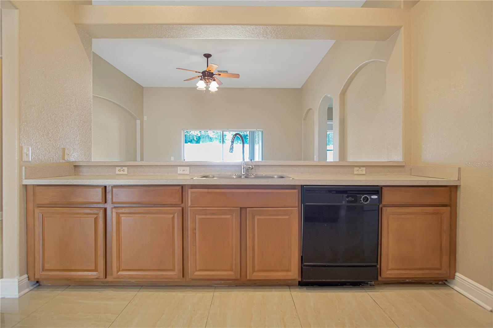 Image 8 of 35 For 290 Towerview Drive W