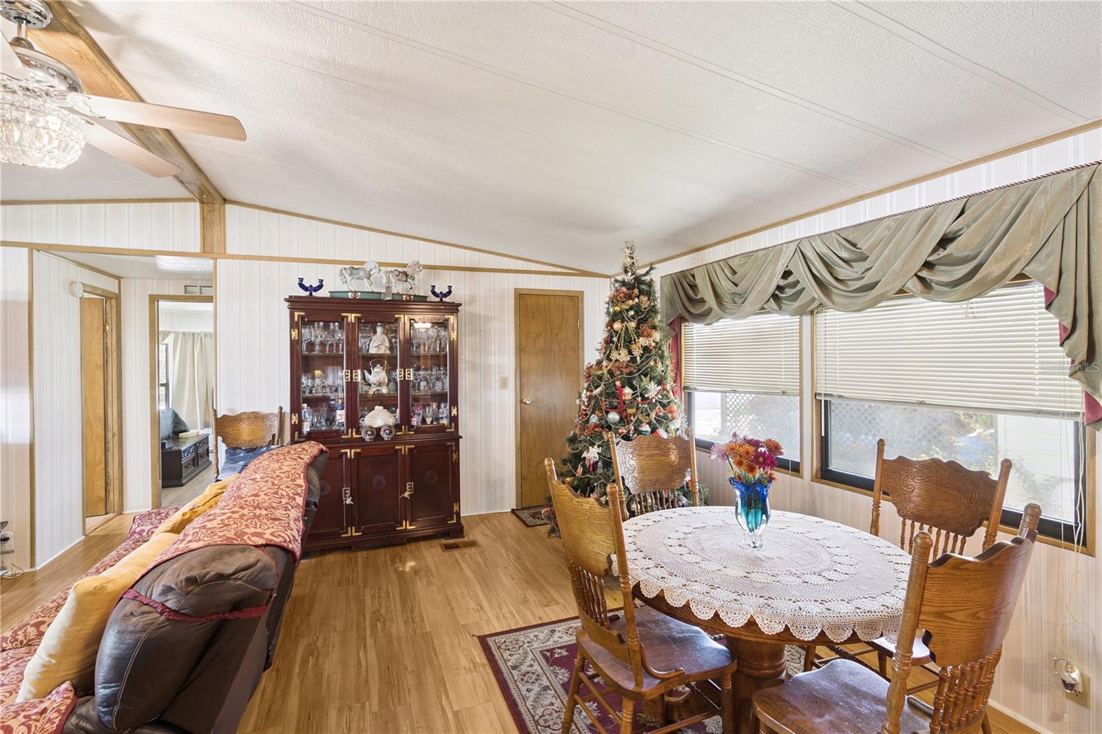 Image 14 of 31 For 6314 Bayberry Boulevard Ne