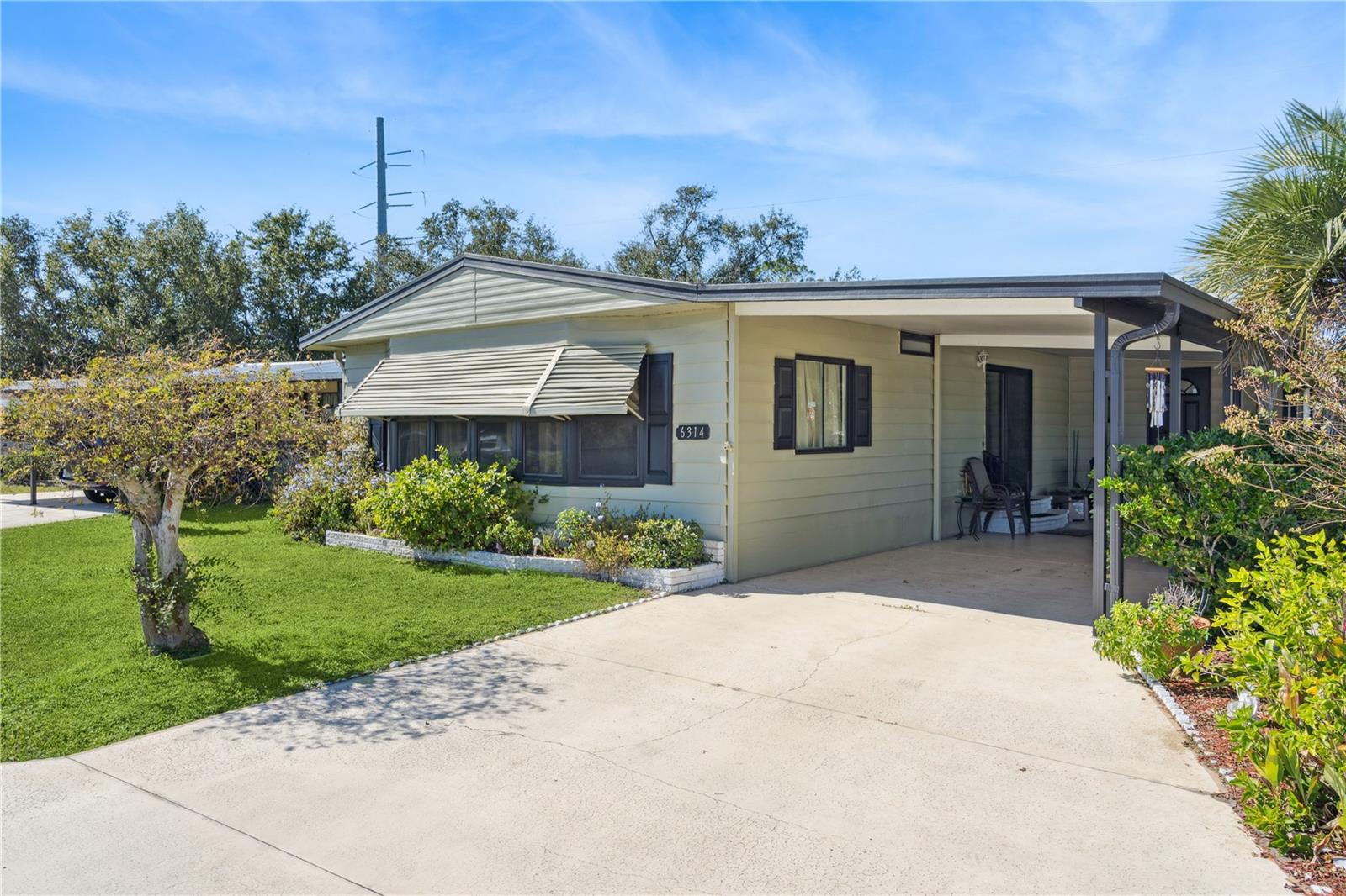 Image 3 of 31 For 6314 Bayberry Boulevard Ne