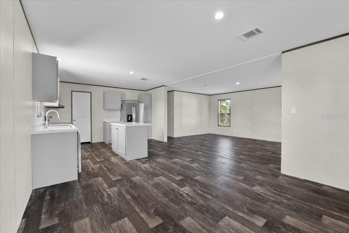 Image 12 of 31 For 21351 Canal Drive