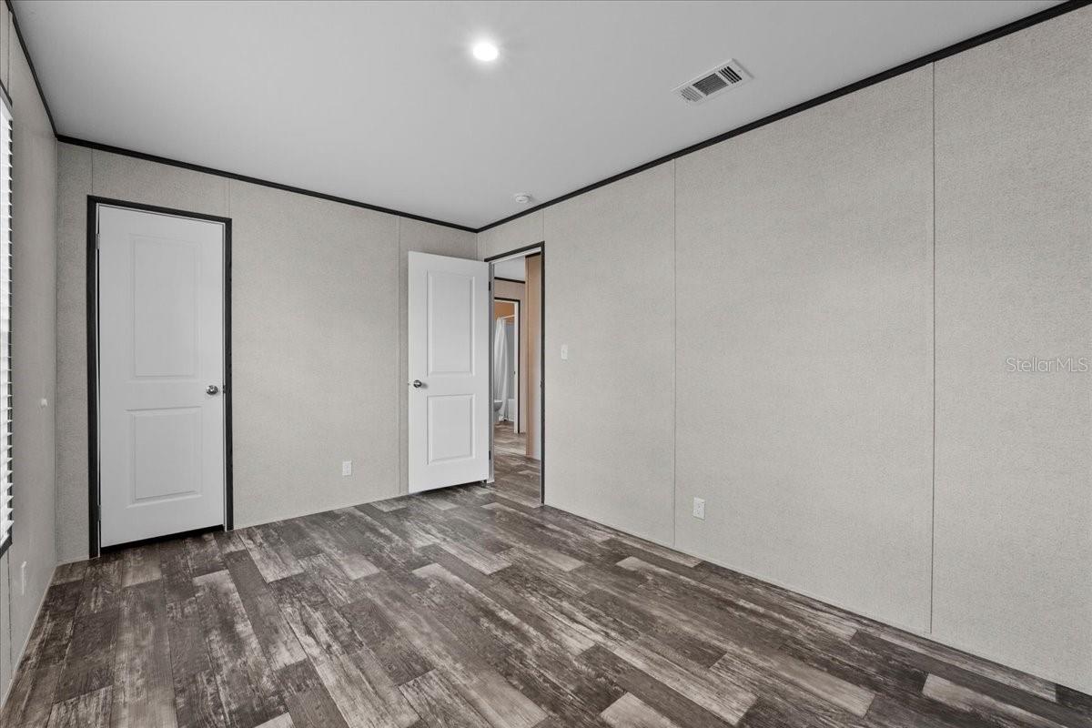 Image 27 of 31 For 21351 Canal Drive