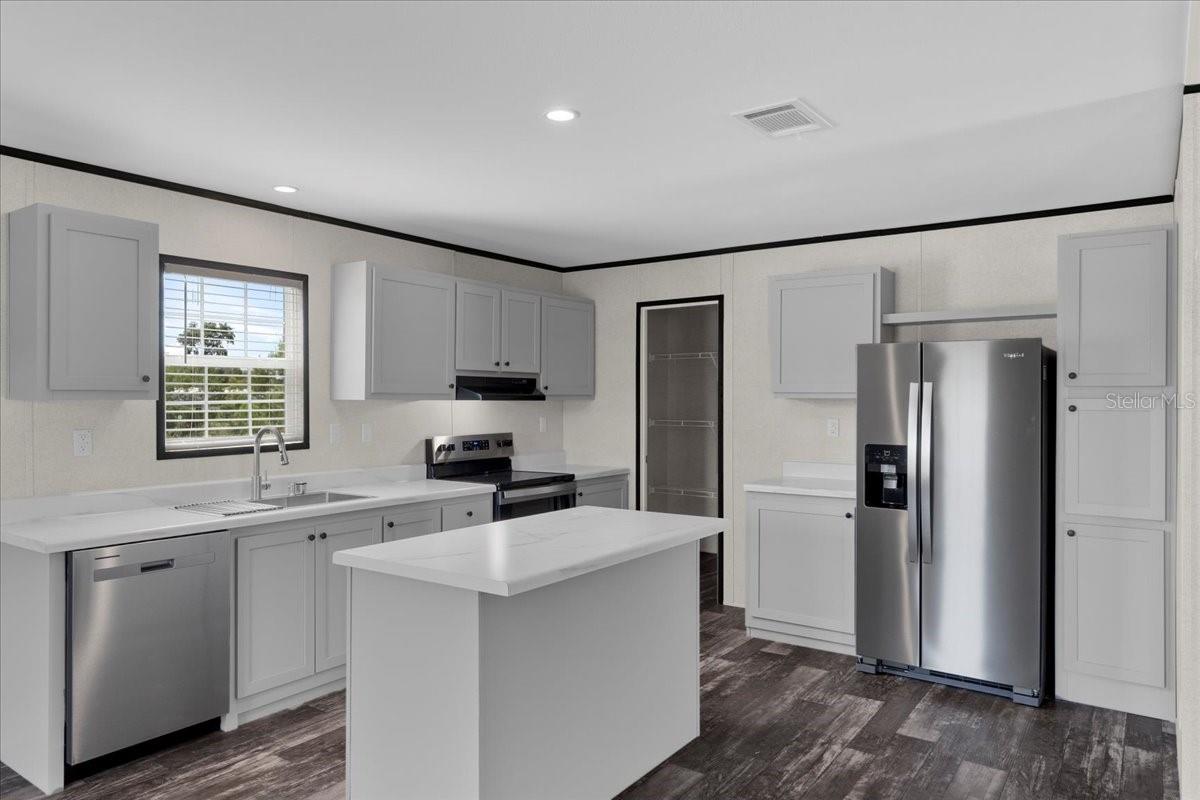 Image 3 of 31 For 21351 Canal Drive