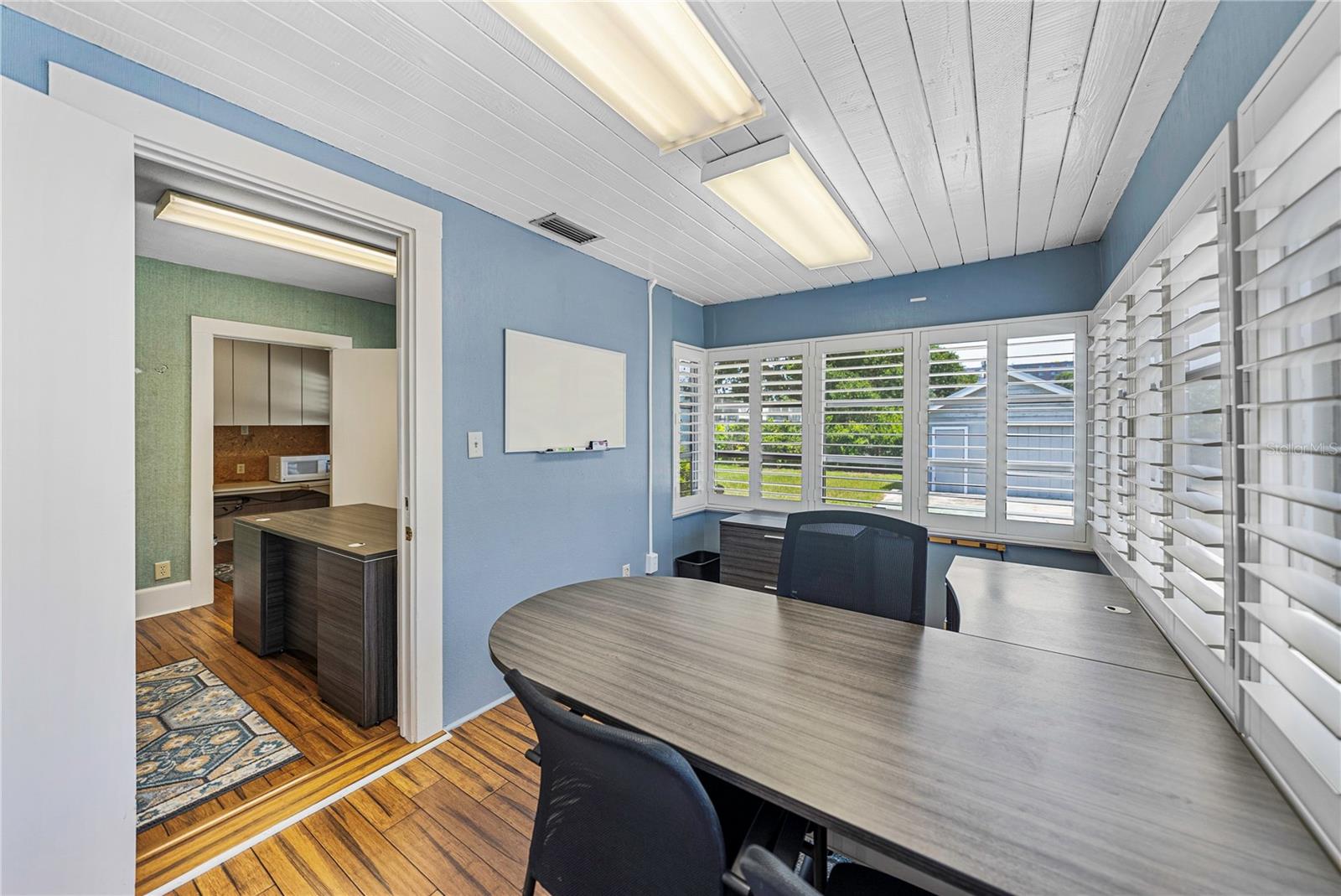 Image 11 of 50 For 139 Avenue C Sw