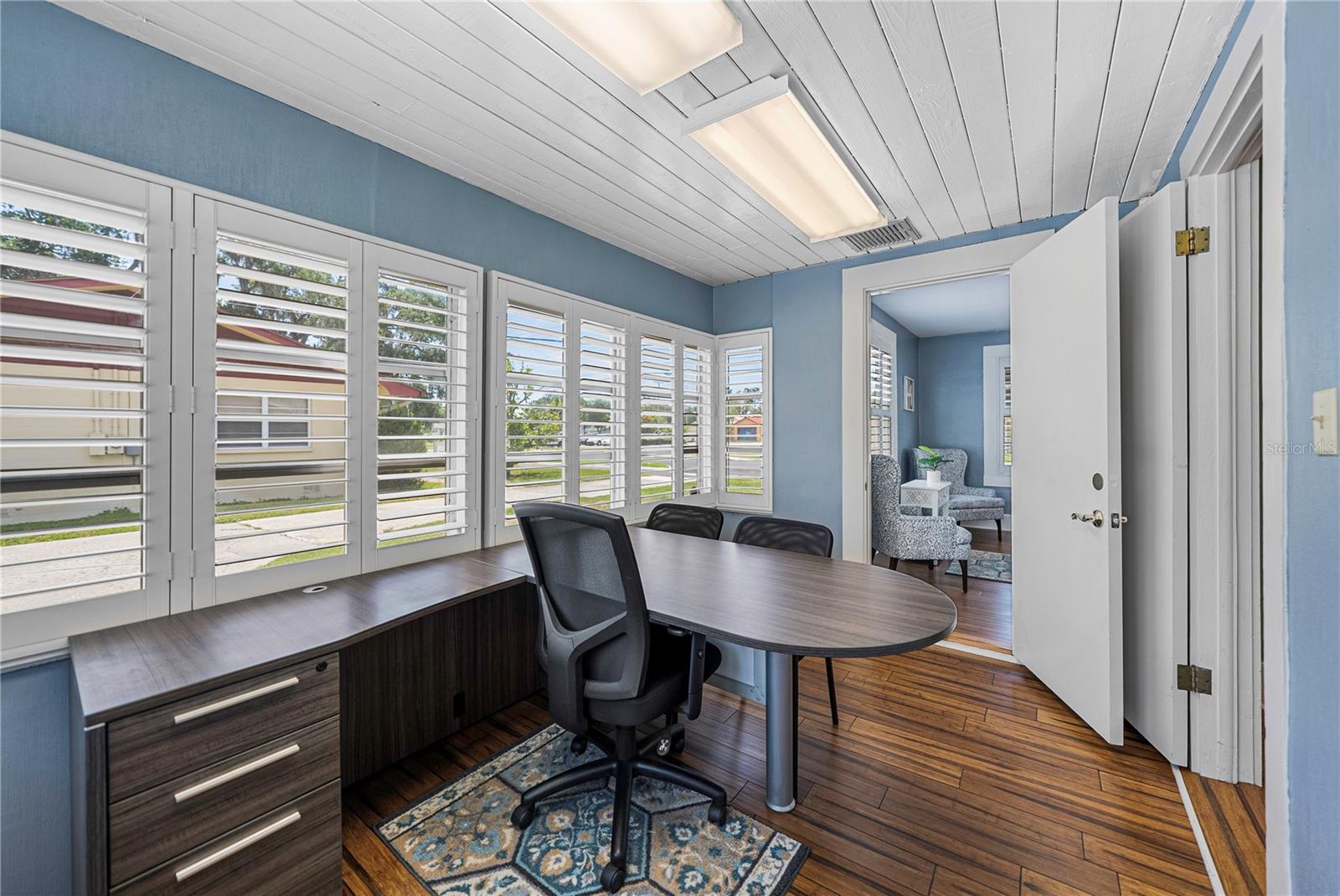 Image 13 of 50 For 139 Avenue C Sw