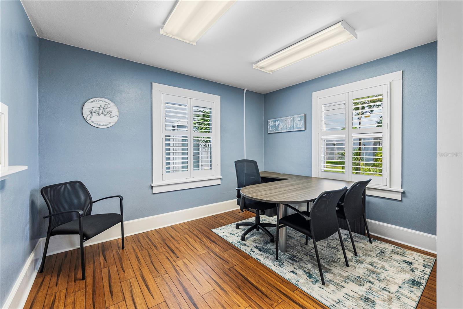 Image 17 of 50 For 139 Avenue C Sw