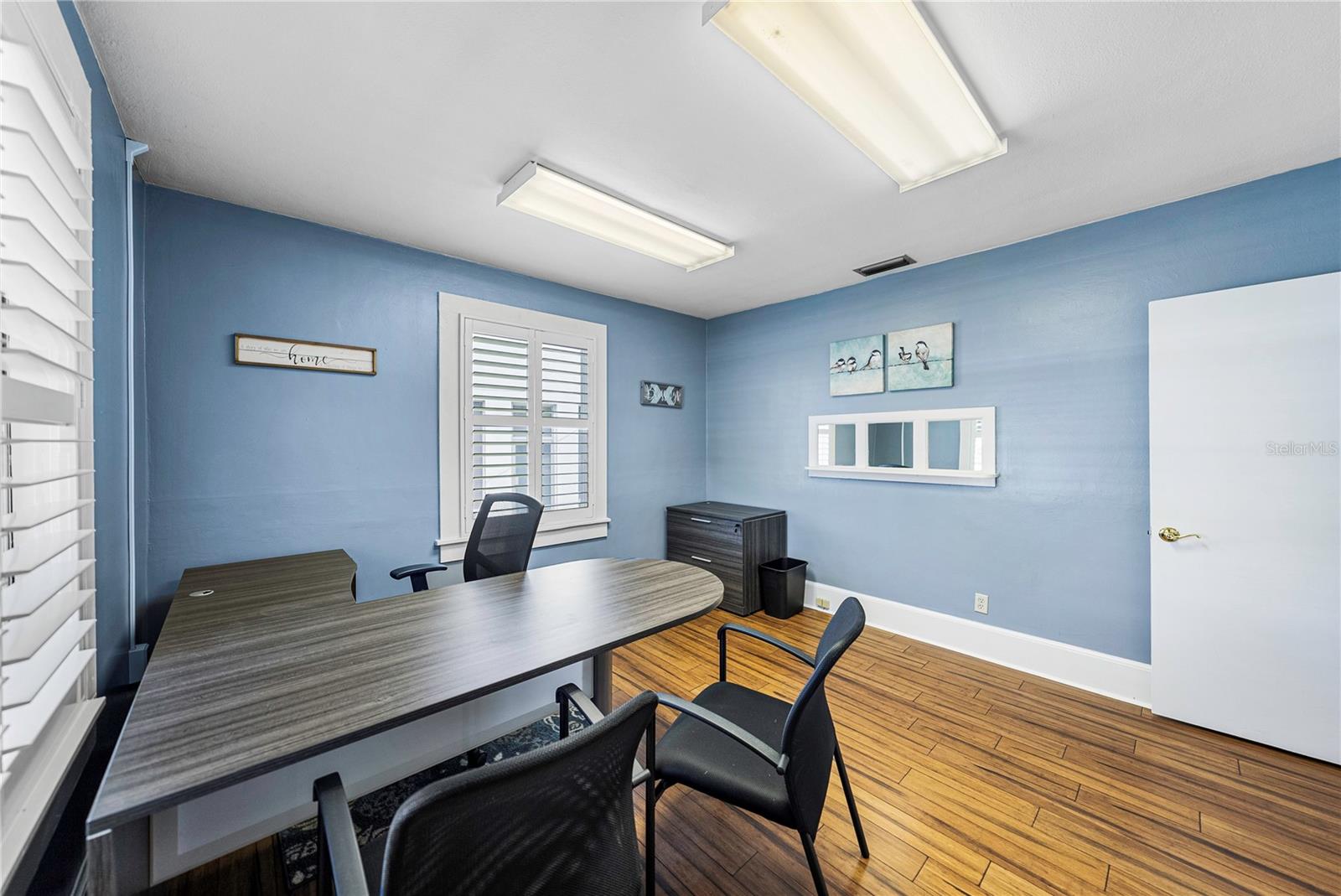 Image 19 of 50 For 139 Avenue C Sw