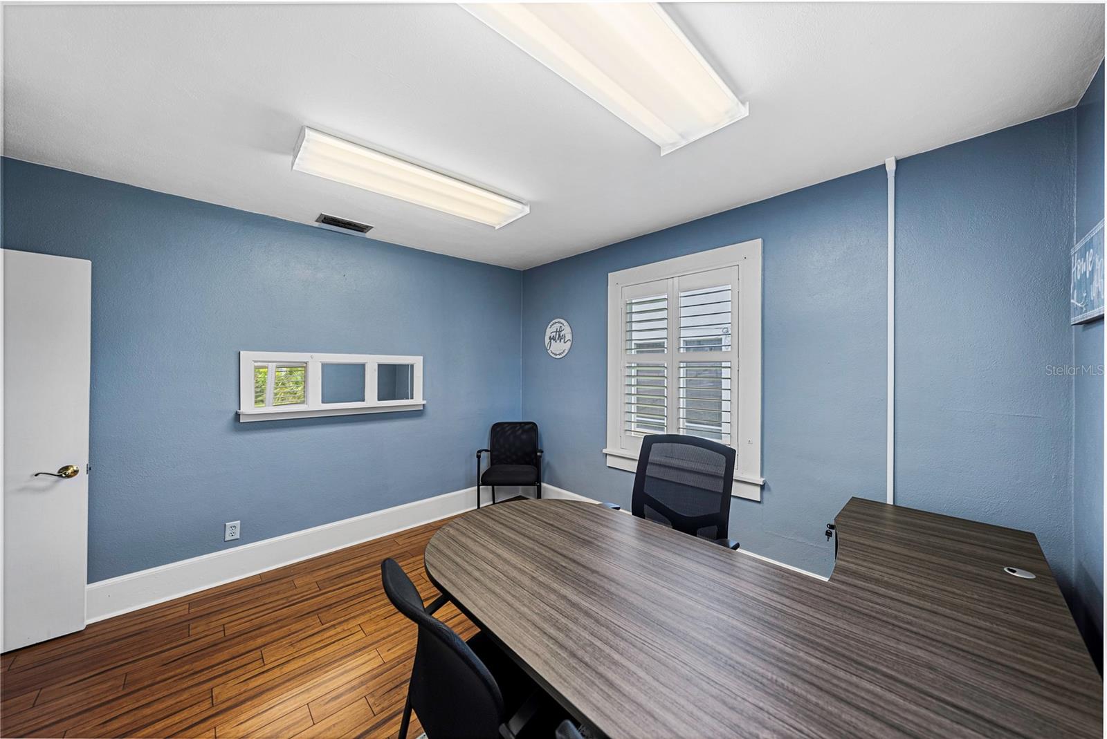 Image 20 of 50 For 139 Avenue C Sw