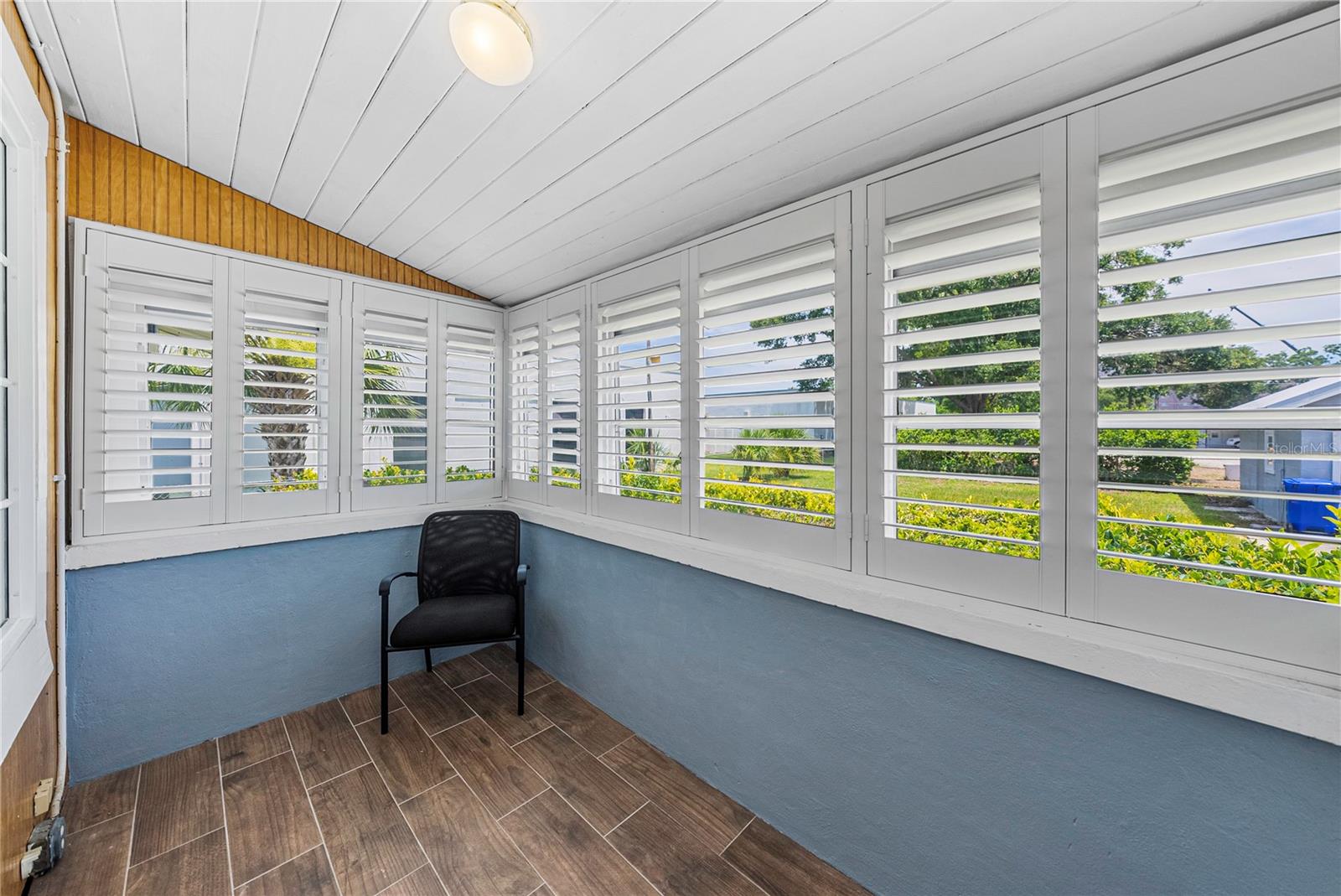 Image 21 of 50 For 139 Avenue C Sw